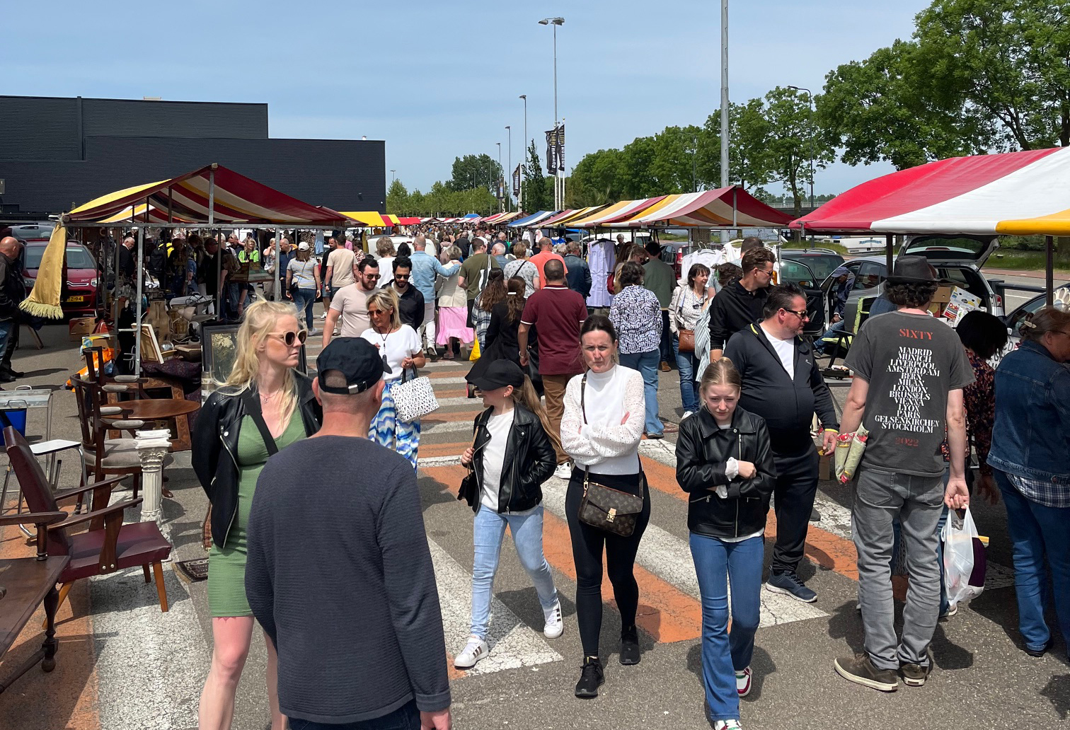 Mega Snuffelmarkt bij Evenementenhal Gorinchem